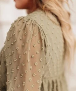 Ave Shops Jessica Swiss Dot Top In Sage