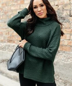 Ave Shops The Kelsey Sweater In Hunter Green