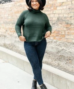 Ave Shops The Kelsey Sweater In Hunter Green