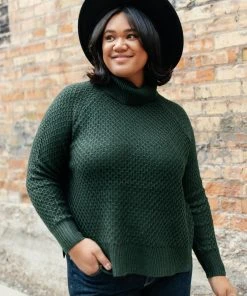 Ave Shops The Kelsey Sweater In Hunter Green