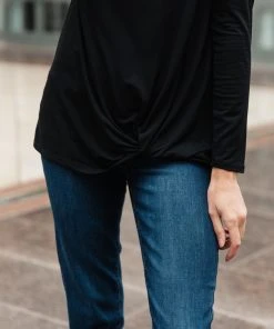 Ave Shops Clothing Twist And Shout Top In Black