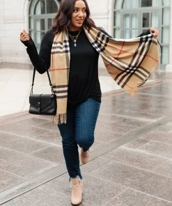 Ave Shops Clothing Twist And Shout Top In Black