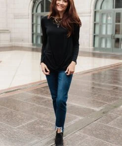 Ave Shops Clothing Twist And Shout Top In Black