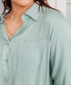 Ave Shops Unwavering Confidence Blouse In Light Blue