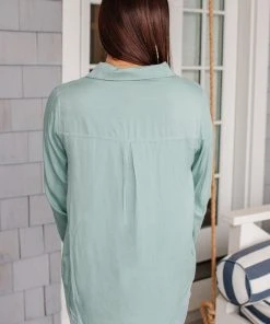 Ave Shops Unwavering Confidence Blouse In Light Blue