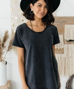 Ave Shops Vitamins & Minerals Top In Black