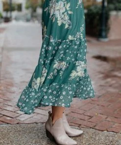 Ave Shops Zoe Floral Middi Skirt in Hunter Green | Stylish Women's Dresses & Jumpsuits 19 Ave Shops Zoe Floral Middi Skirt In Hunter Green Dresses, Rompers, Jumpsuits