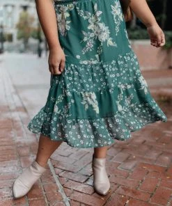 Ave Shops Zoe Floral Middi Skirt in Hunter Green | Stylish Women's Dresses & Jumpsuits 22 Ave Shops Zoe Floral Middi Skirt In Hunter Green Dresses, Rompers, Jumpsuits