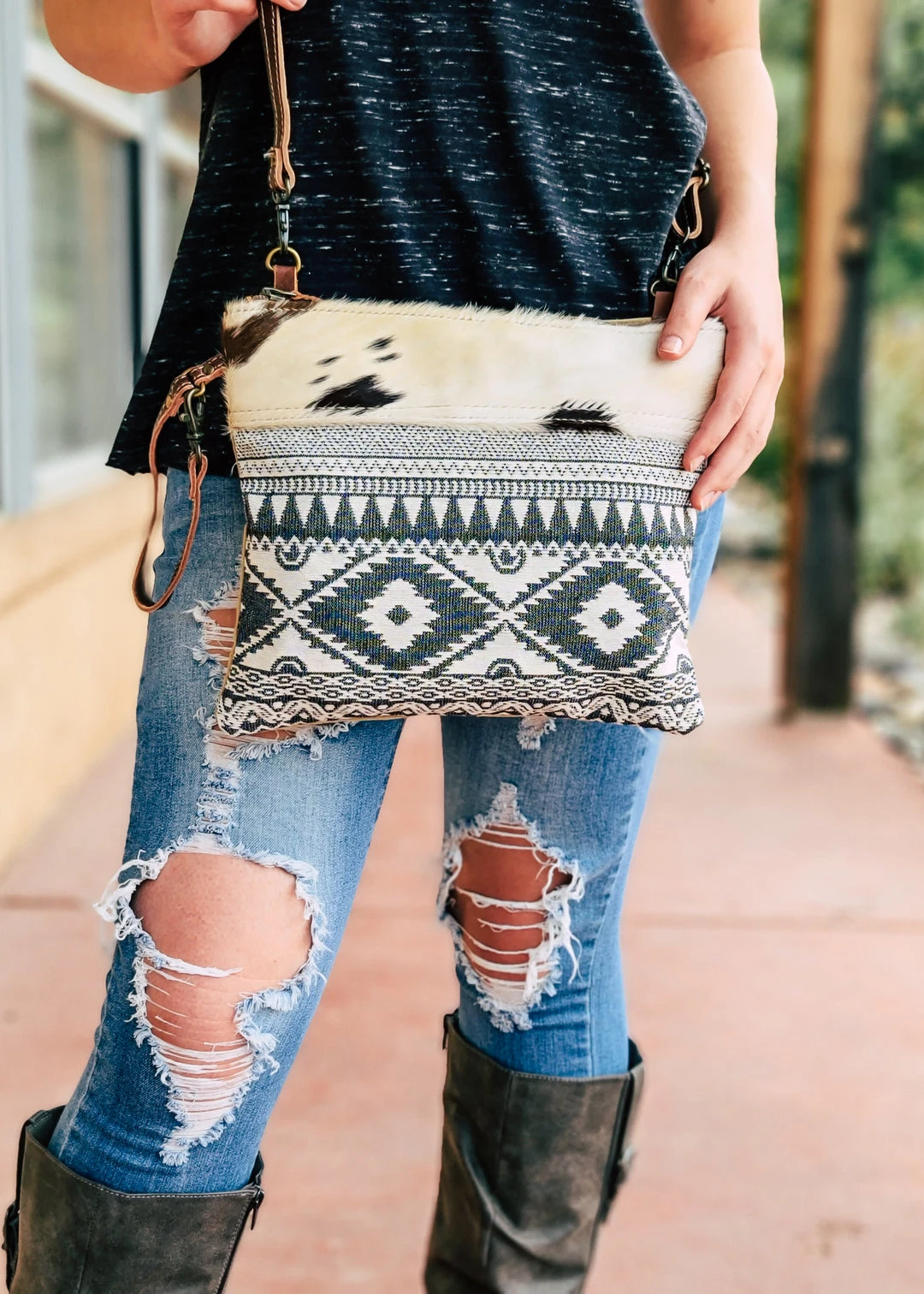 Myra Classic Messenger Crossbody Handbag – Stylish & Functional Handbags & Wallets 3 Myra Handbags & Wallets Classic Messenger Crossbody Handbag