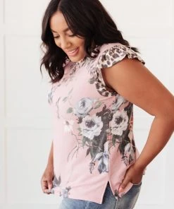 Ave Shops Floral Wild Side Lounge TOP In Mauve Clothing