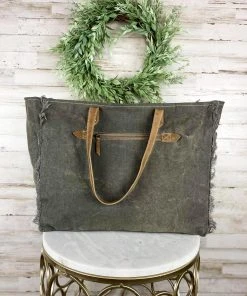 Sixtease Mandala Cowhide Weekender Bag